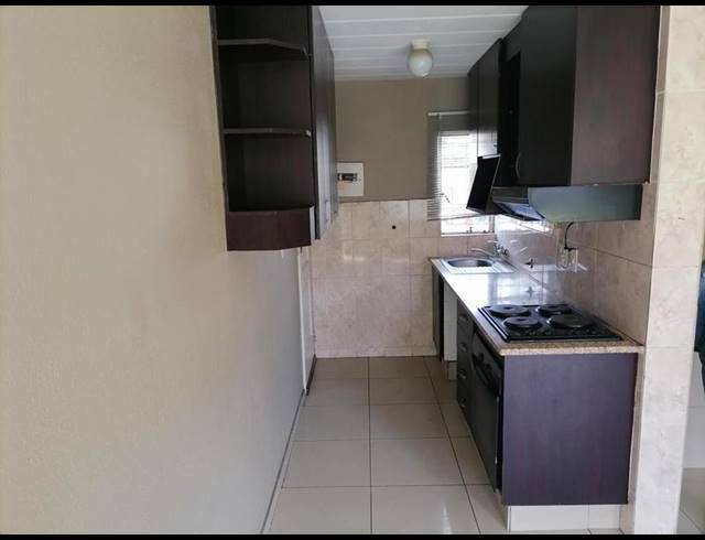 2 BEDROOM APARTMENT FOR SALE IN GLEN MARAIS